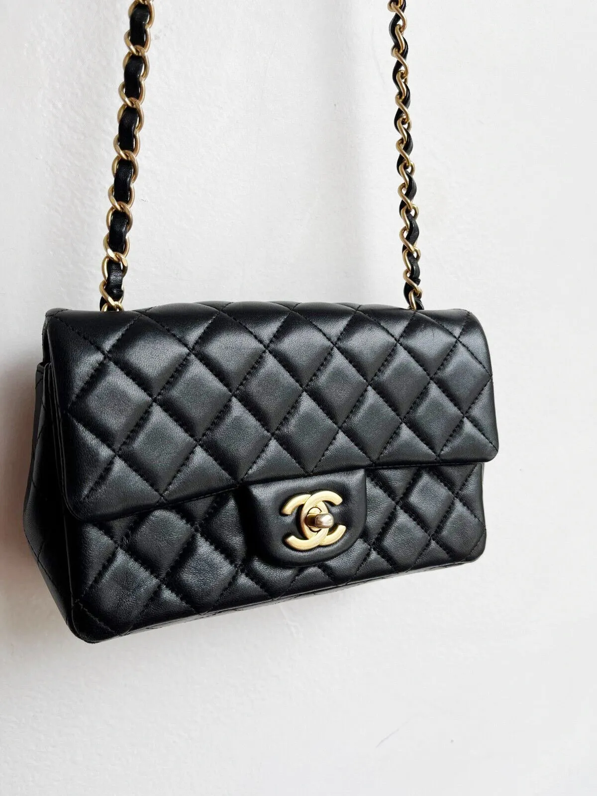 2019 BLACK CLASSIC DOUBLE FLAP BAG